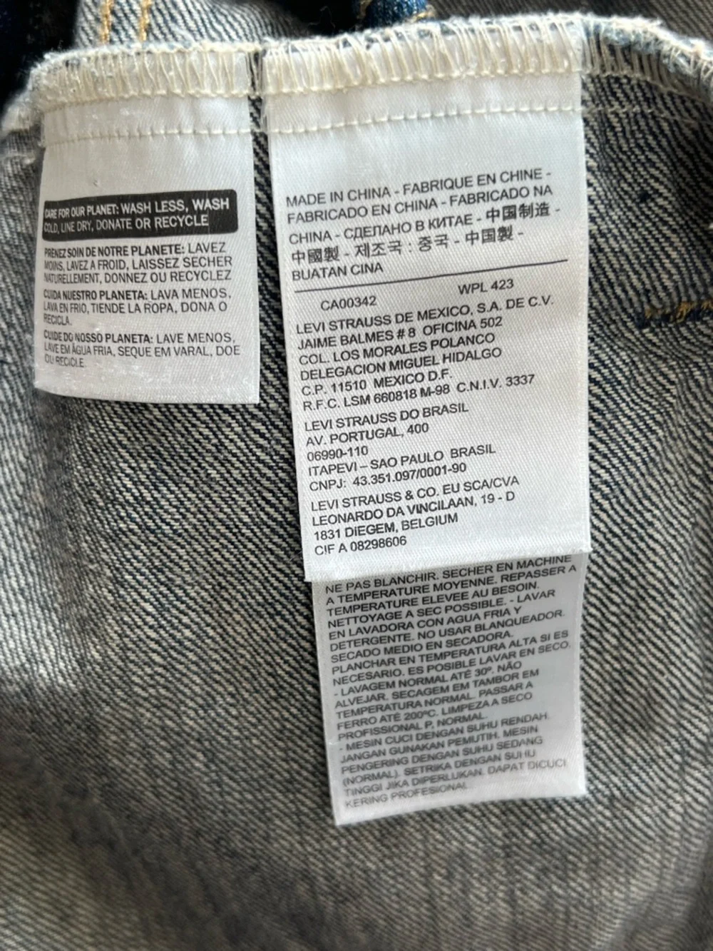 Levi's Vintage-Inspired Men’s Trucker Denim Jacket Size S - Picture 8 of 10